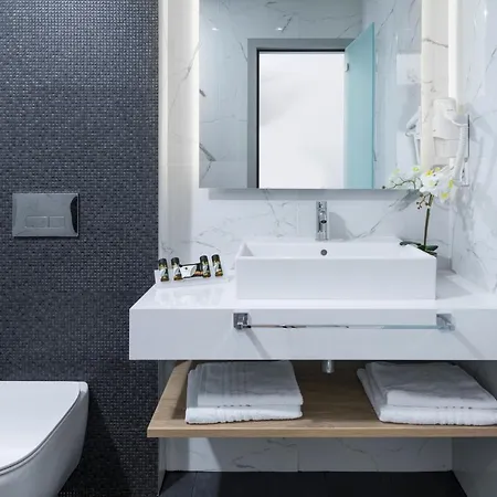 V Luxury Hotel apartamentowy 3*