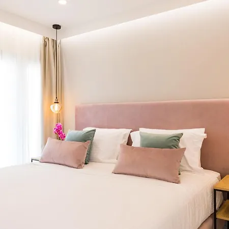 Hotel de apartamente V Luxury Kanálion
