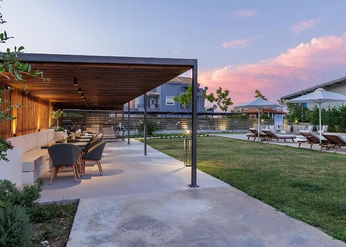 V Luxury 3* Kanálion