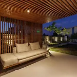 V Luxury Aparthotel