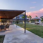 V Luxury 3* Kanálion